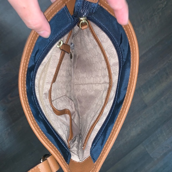 Micheal Kors navy blue over the shoulder purse - Picture 3 of 3